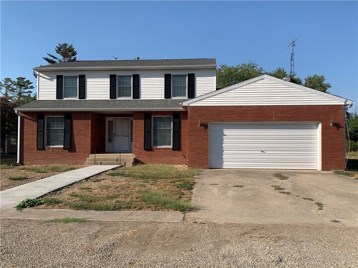 Property Photo:  204 Main Street  IL 62461 