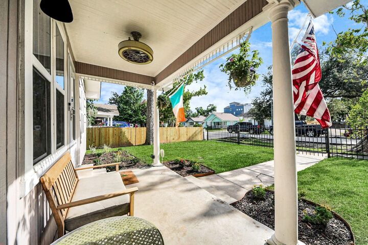 Property Photo:  1038 Lawrence Street  TX 77008 