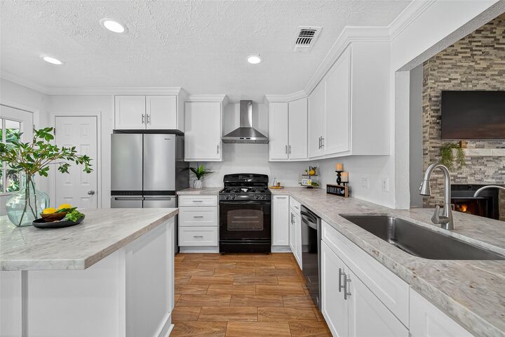 Property Photo:  5323 Windsong Trail  TX 77084 