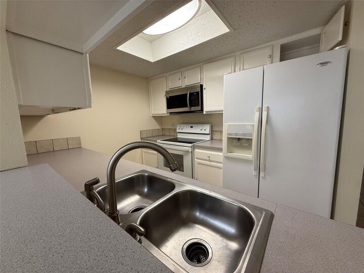 Property Photo:  3837 Tanglewilde Street 3837  TX 77063 