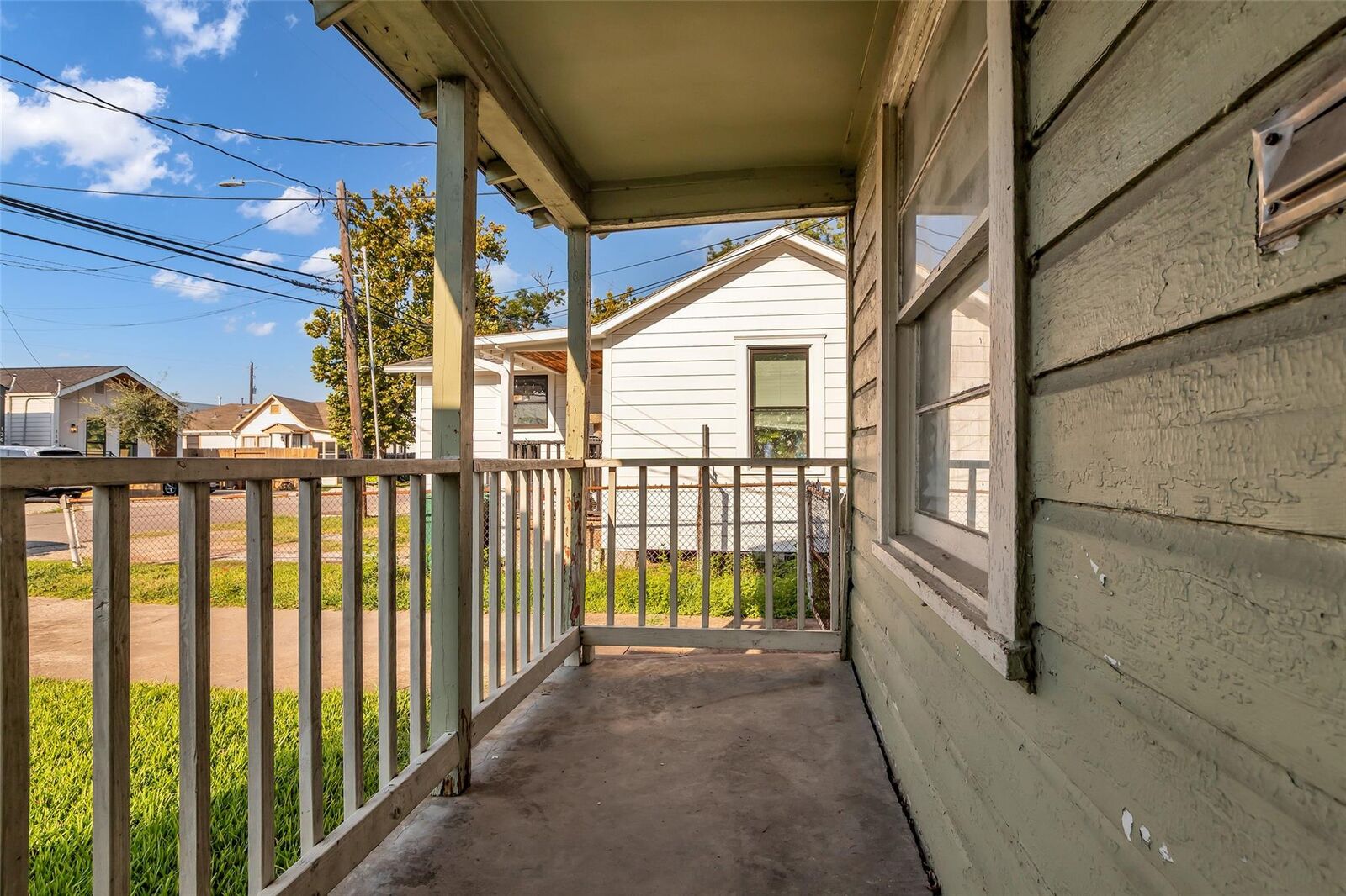 Property Photo:  131 E 31st 1/2 Street  TX 77018 