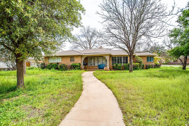1721 28th Street  Lubbock TX 79411 photo