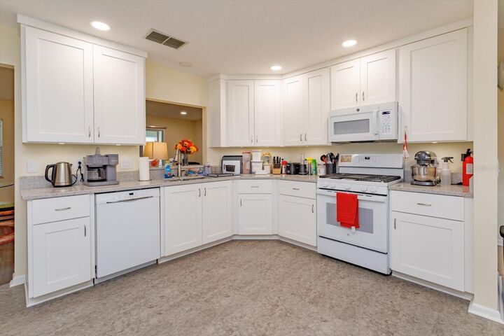 Property Photo:  9685 SW 97th Street  FL 34481 