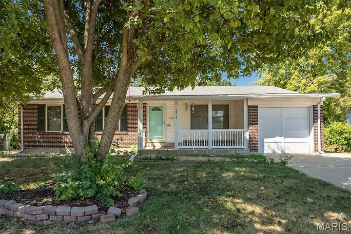 2255 Collier Drive  Florissant MO 63031 photo