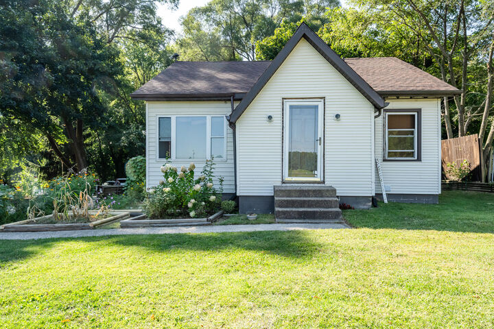 Property Photo: 1192 N Benton Center Road MI 49022