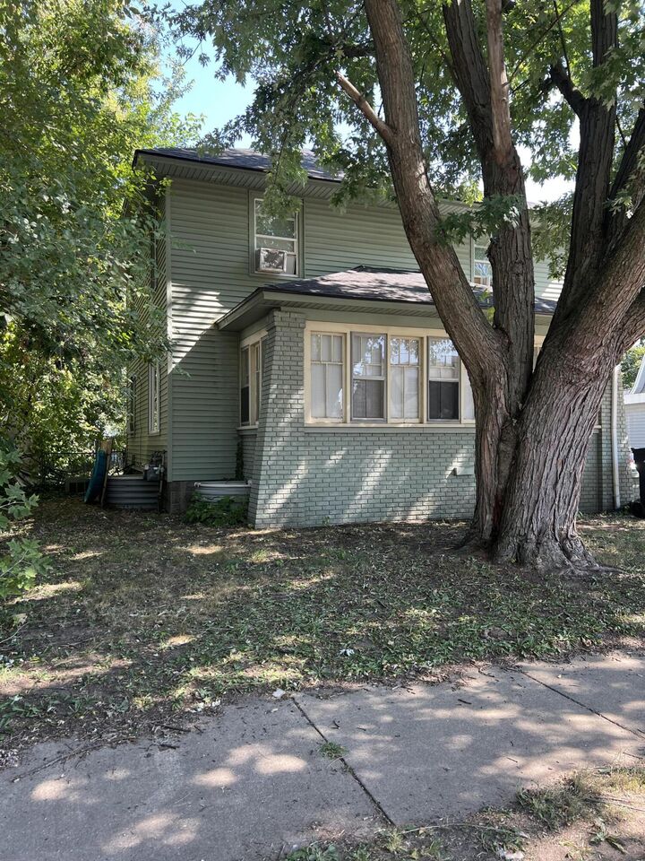 Property Photo:  1750 Berkley Avenue SW  MI 49509 