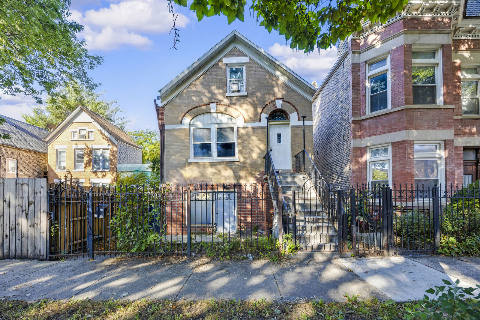 Property Photo:  2334 S Trumbull Avenue  IL 60623 