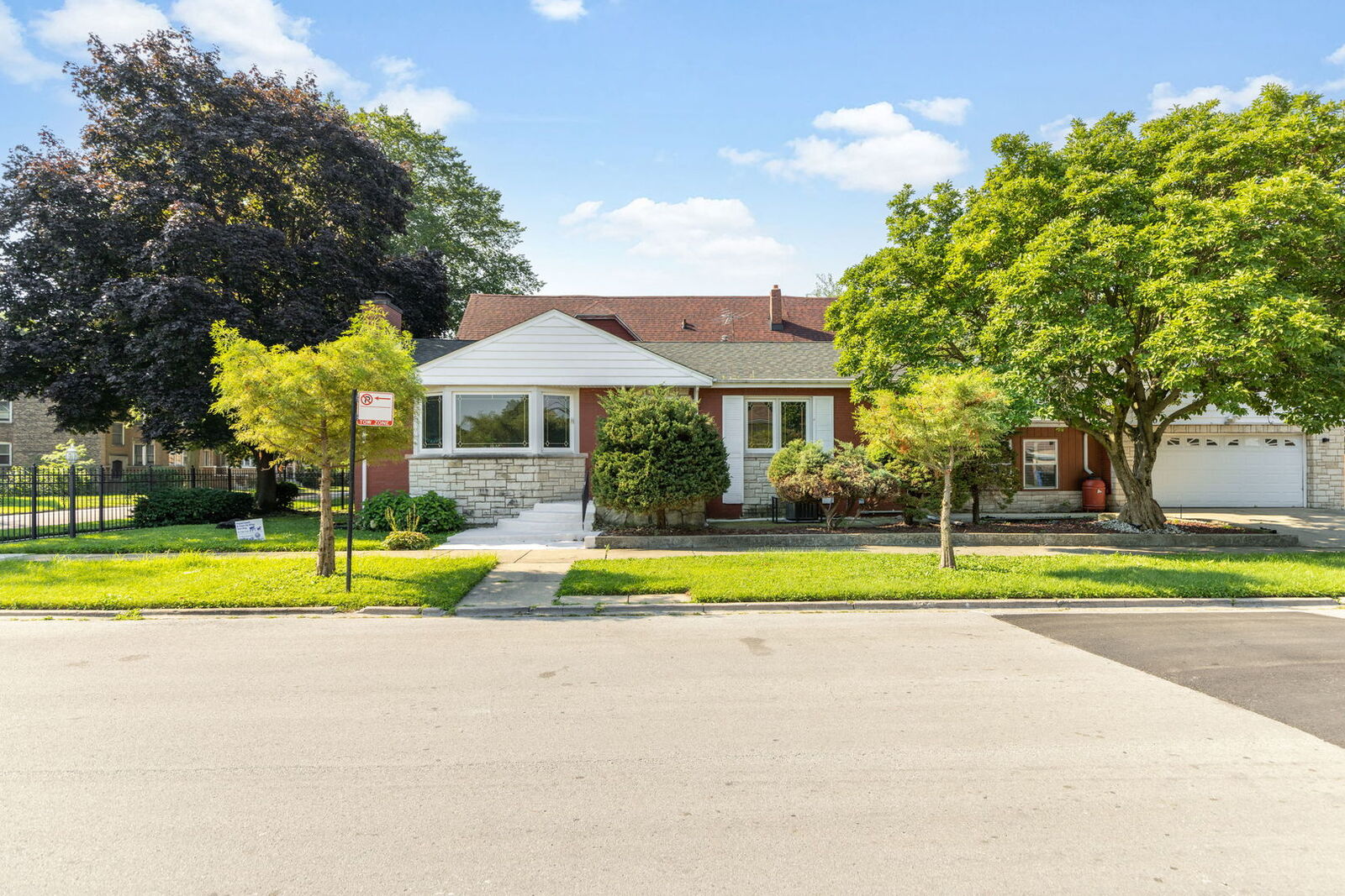 Property Photo:  9400 S Calumet Avenue  IL 60619 