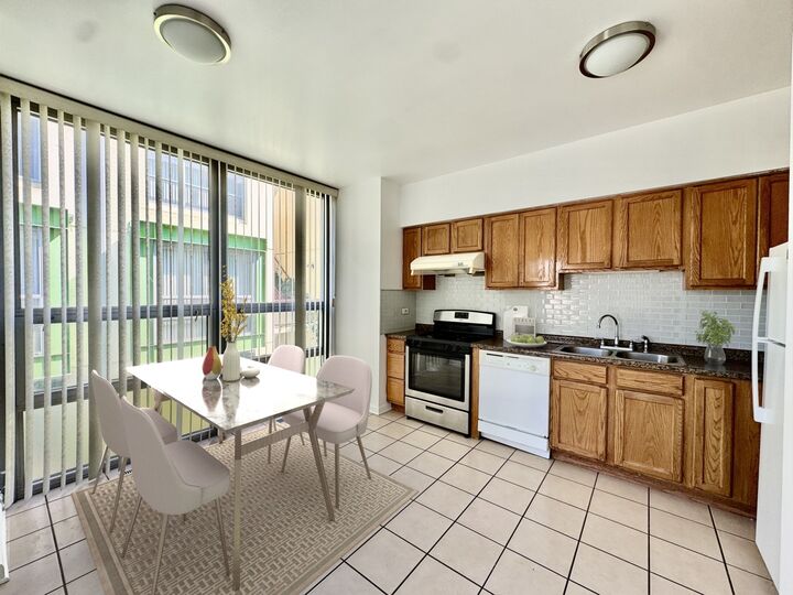 Property Photo:  2237 S Stewart Avenue  IL 60616 