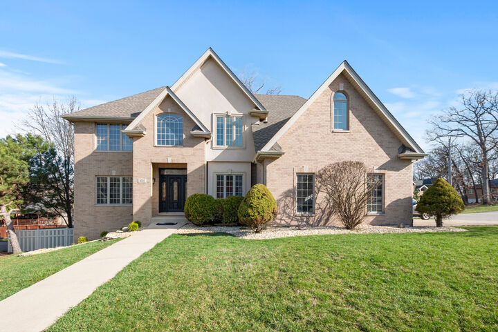 Property Photo: 9000 Deerwood Court IL 60465