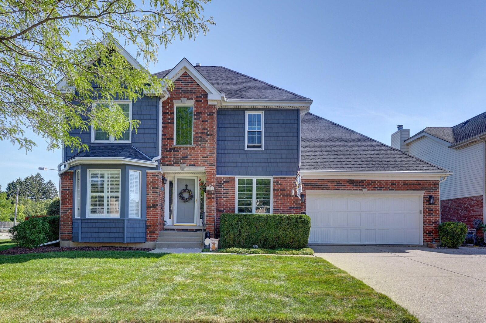 Property Photo: 47 S Josephine Court IL 60016