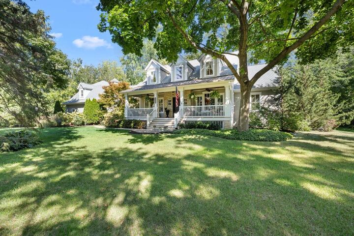 Property Photo:  7S561 Green Acres Drive  IL 60540 