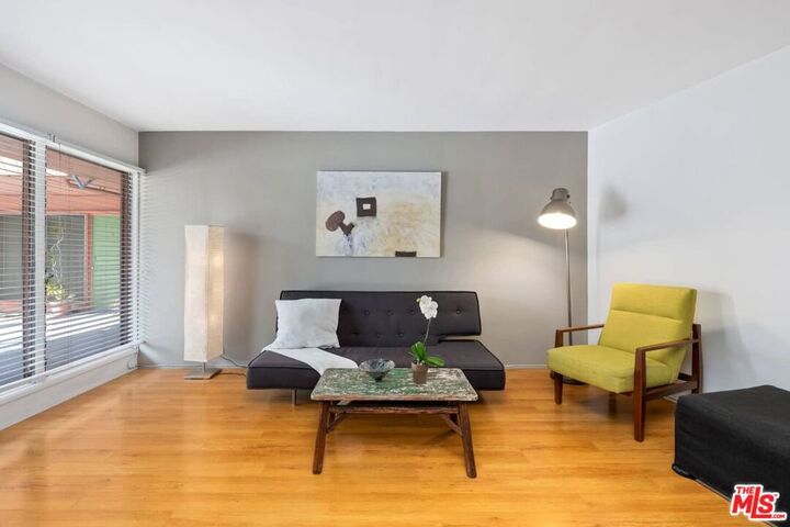 Property Photo: 1400 N Hayworth Avenue 7 CA 90046