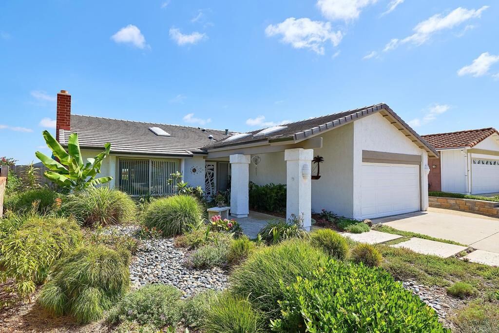 Property Photo:  379 Trailview  CA 92024