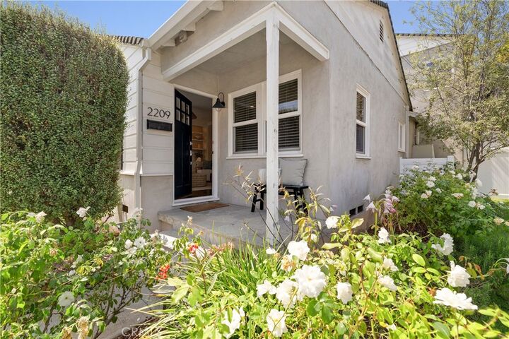 Property Photo: 2209 Faymont Avenue CA 90266