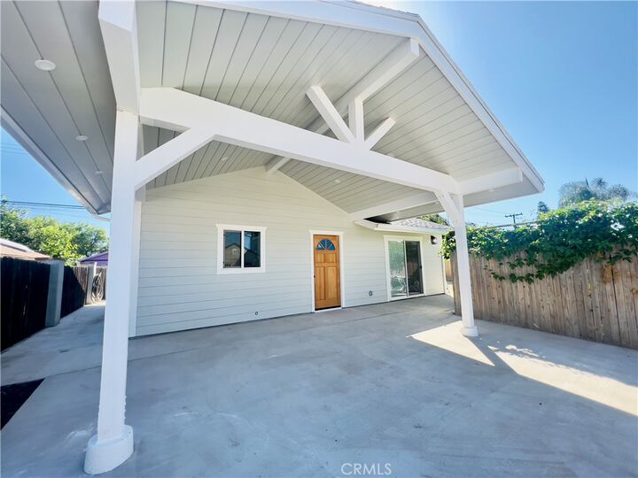 Property Photo:  738 Calle Fresno  CA 91360 