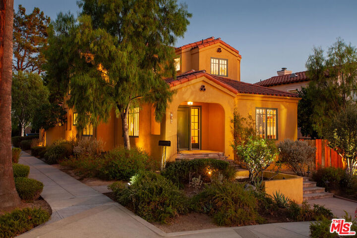 Property Photo: 938 E Palm Avenue CA 91501