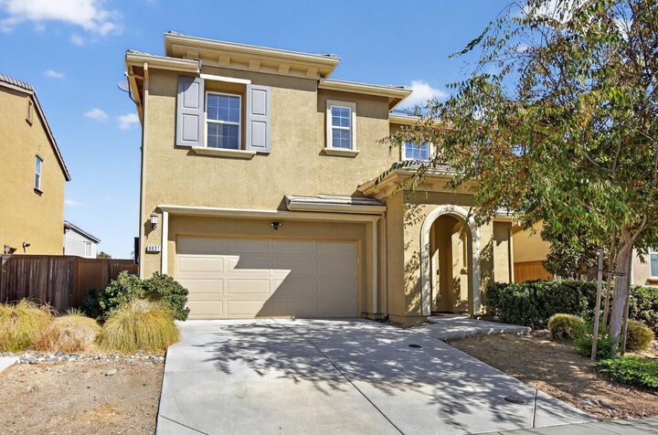 Property Photo:  8837 Navarrin Way  CA 95828 