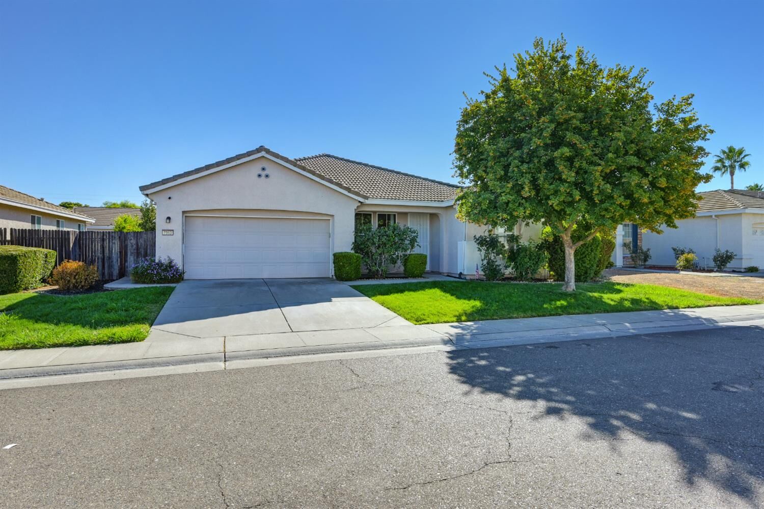 Property Photo:  7963 Roseview Way  CA 95828 