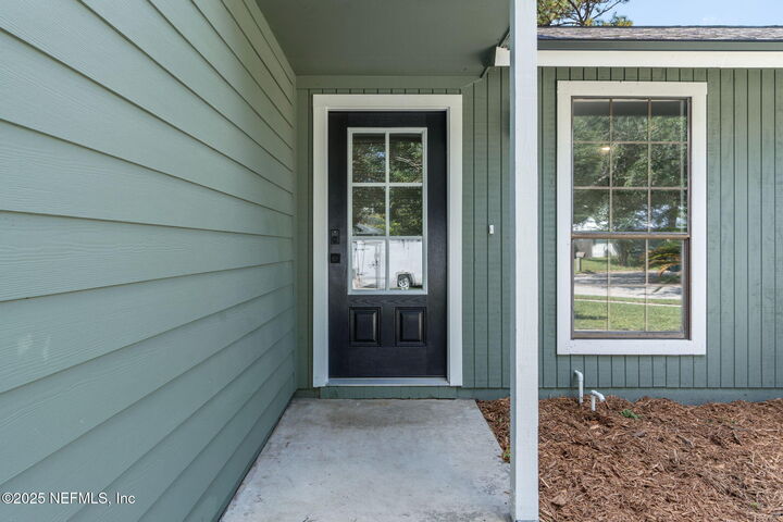 Property Photo: 10518 Anchorage Cove Lane FL 32257
