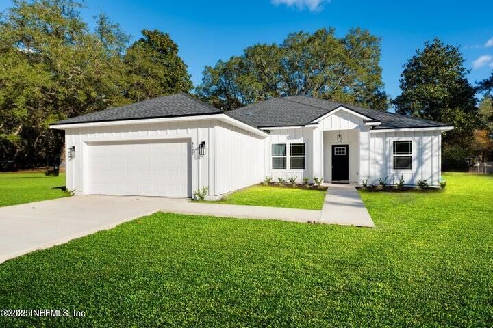 Property Photo: 114 Cinnamon Street FL 32068