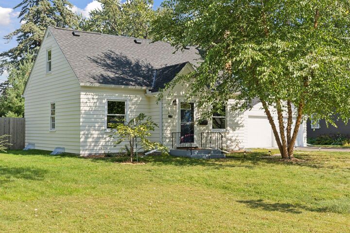 Property Photo:  3750 Hubbard Avenue N  MN 55422 