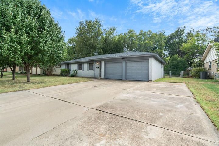 Property Photo:  125 NW Jill Ann Drive  TX 76028 