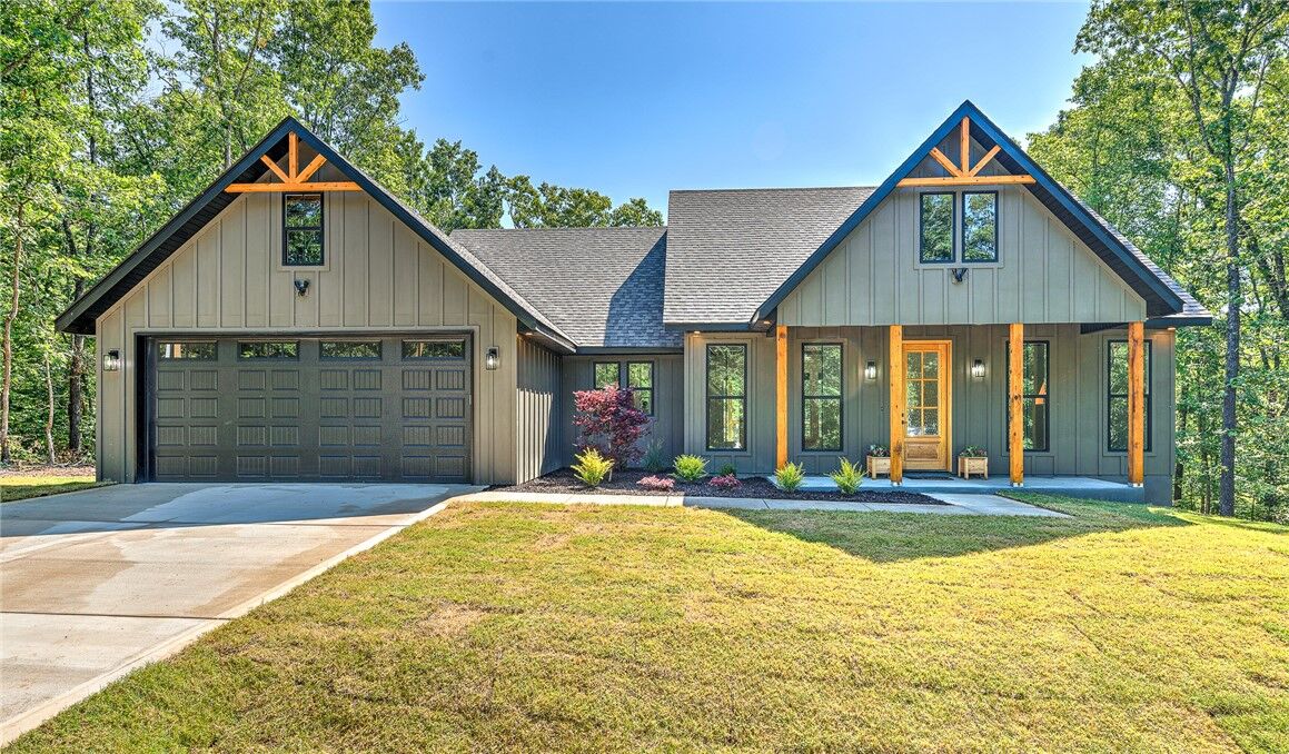 Property Photo: 10 Chatham Drive AR 72714