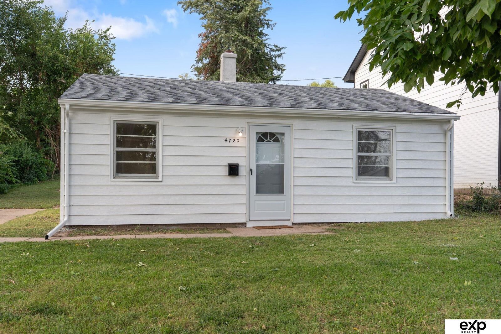 Property Photo: 4720 Nebraska Avenue NE 68104