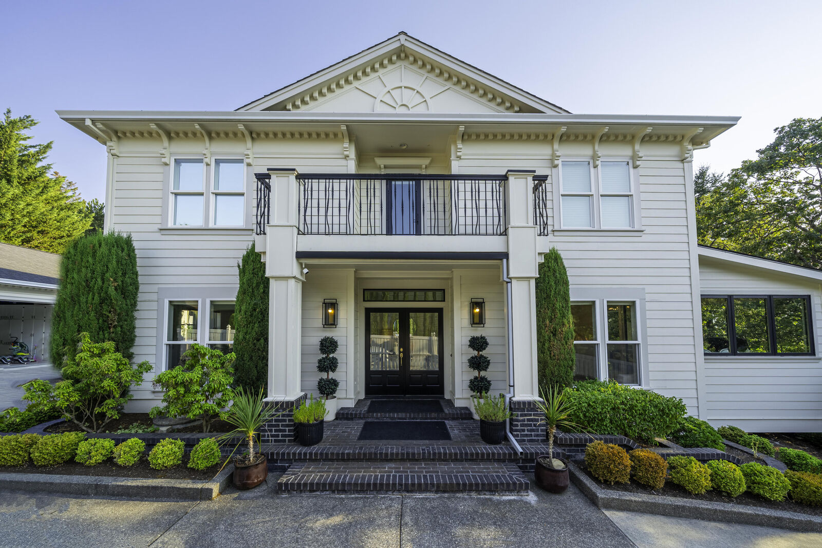 Property Photo:  381 Stanford Avenue  OR 97504 