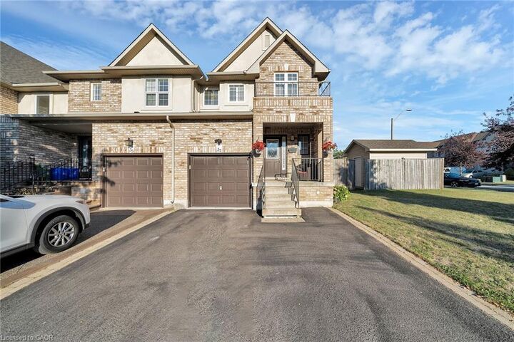 Photo de la propriété: 37 Meadow Wood Crescent ON L8J 3Z7
