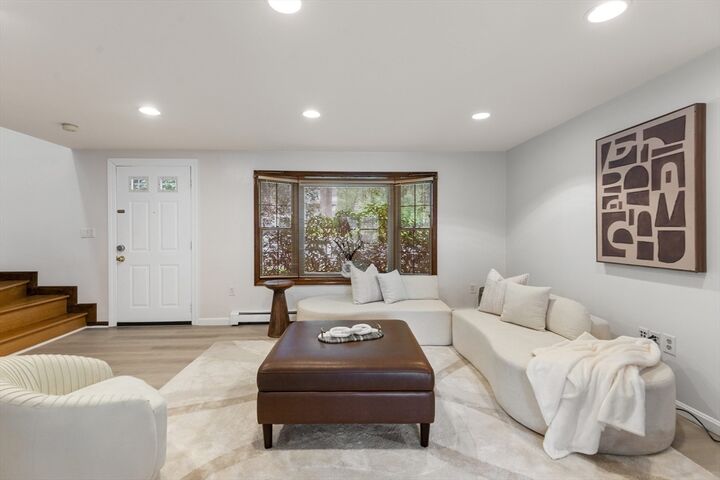 Property Photo:  4 Anderson Way 2  MA 02148 