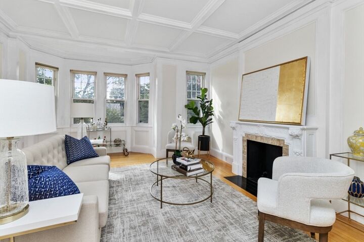 Property Photo: 569 Franklin St 3 MA 02176