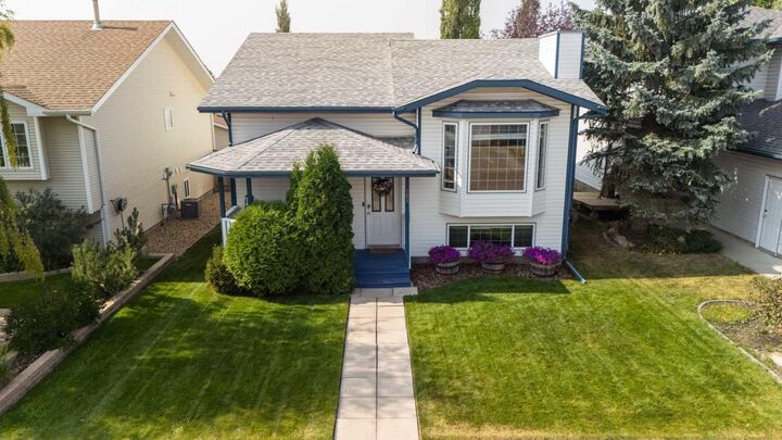 Property Photo: 105 Darling Crescent AB T4R 2V8