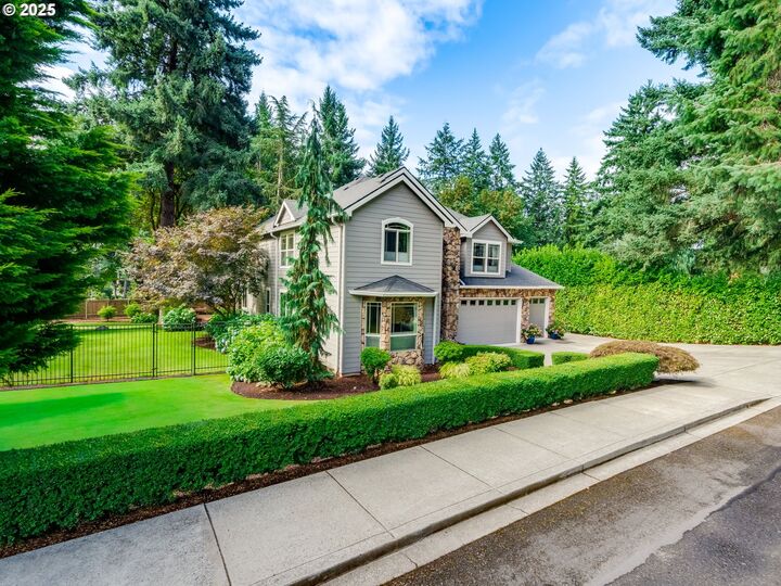 Property Photo:  14111 SE 25th Cir  WA 98683 