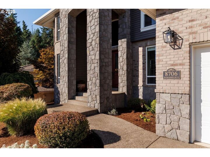 Property Photo: 8706 SW Muledeer Dr OR 97007