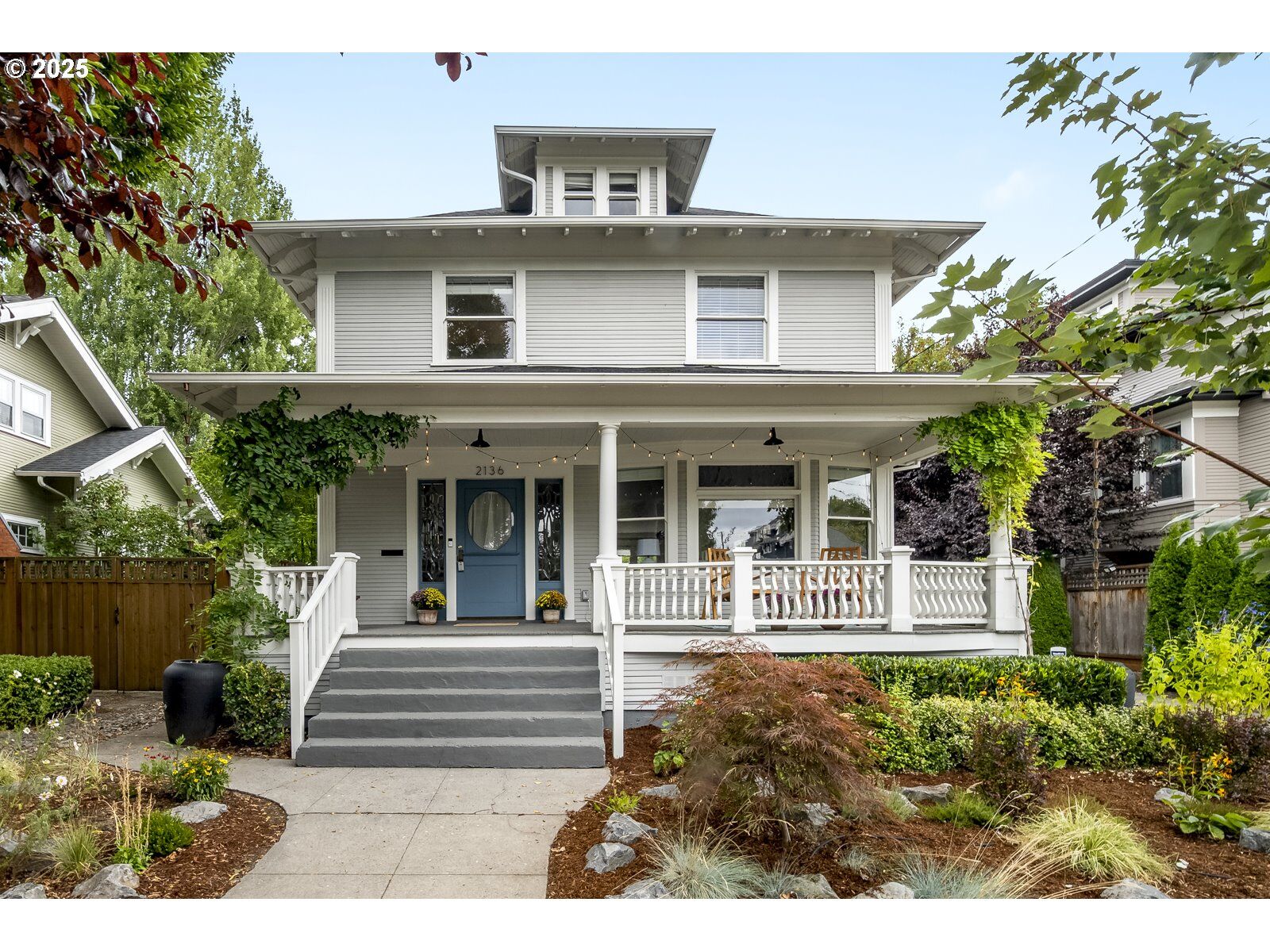 Property Photo:  2136 NE 9th Ave  OR 97212 