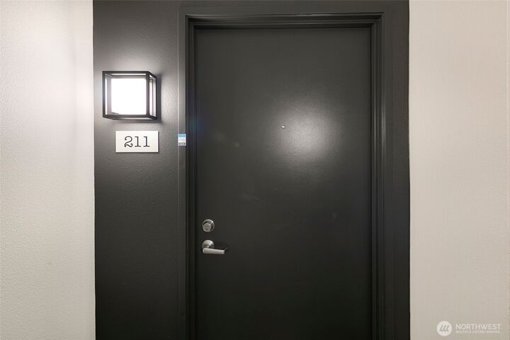 Property Photo:  1610  Belmont Avenue 211  WA 98122 