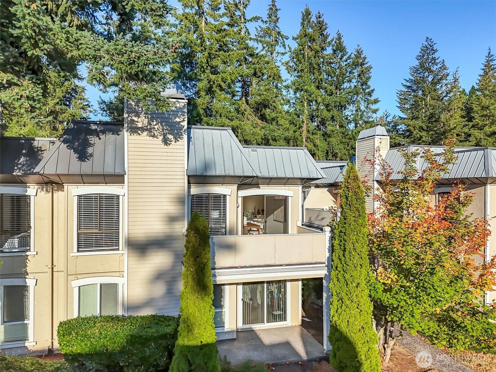 Property Photo: 10218 NE 16th Street Q-7 WA 98004