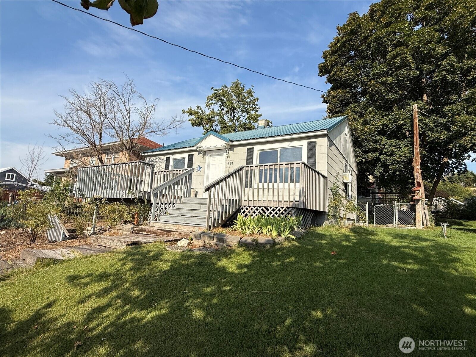 Property Photo:  647  3rd Avenue N  WA 98840 