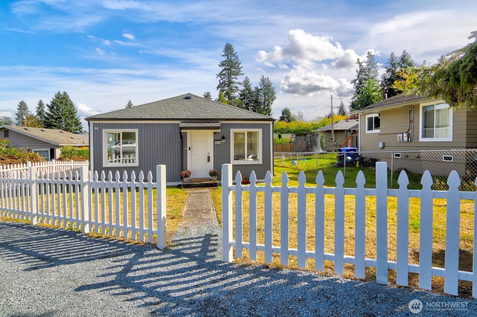 Property Photo:  6611  Commercial Avenue 3  WA 98203 