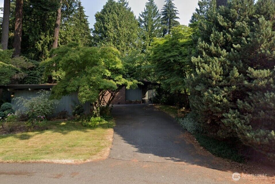 Property Photo:  10624  Woodhaven Lane  WA 98004 