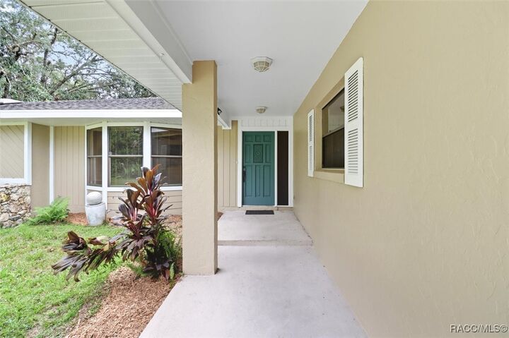 Property Photo: 162 W Massachusetts Street FL 34442