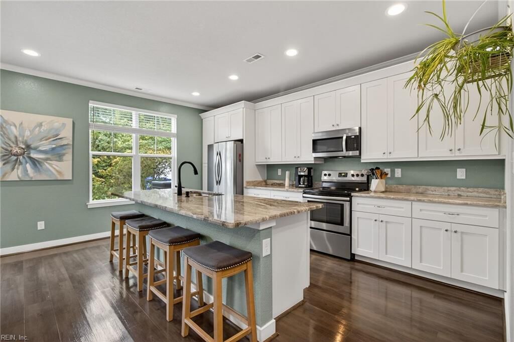 Property Photo:  341 Sikeston Ln  VA 23322 