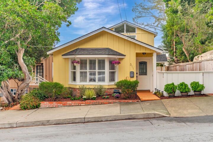 Property Photo:  311 Congress Avenue  CA 93950 
