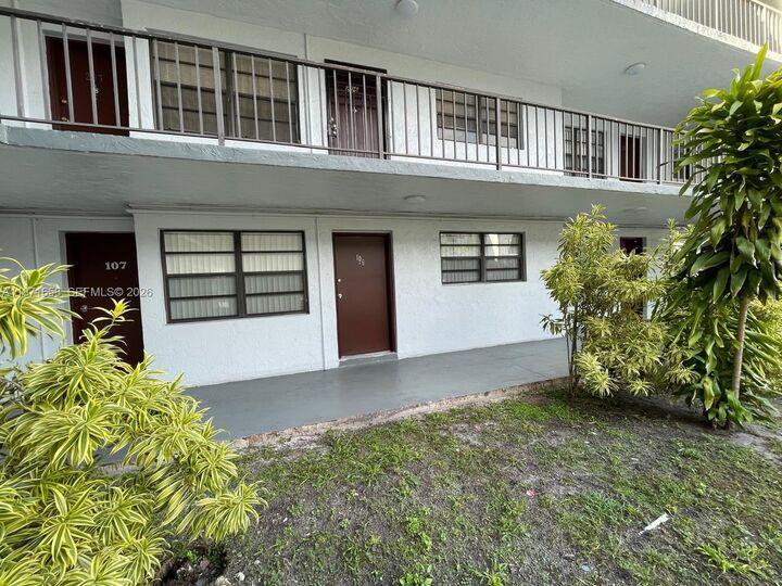 Property Photo:  1335 W 68th St 106  FL 33014 