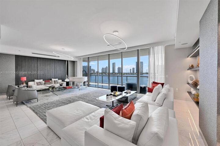 Property Photo:  3300 NE 188th St 718  FL 33180 