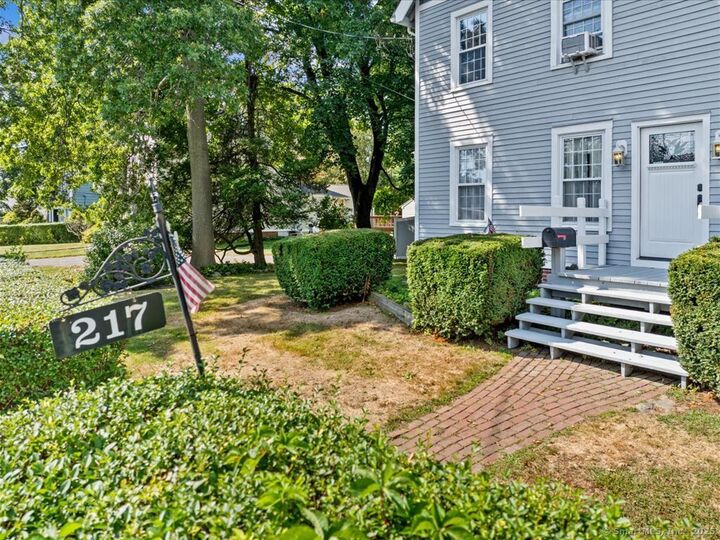 Property Photo:  217 Huntington Road  CT 06614 