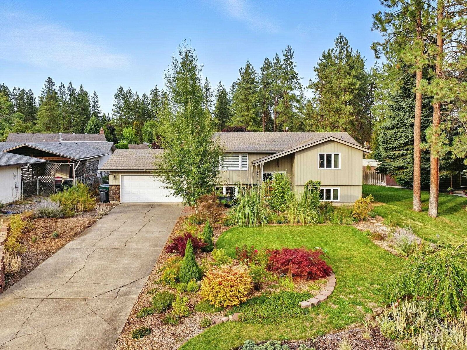 Property Photo:  212 W Alta Ct  WA 99218 
