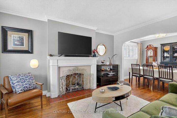 Photo de la propriété:  1269 Broadview Avenue  ON M4K 2T5 